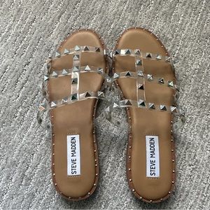 NWT Steve Madden Averill Studded Sandals Size 6